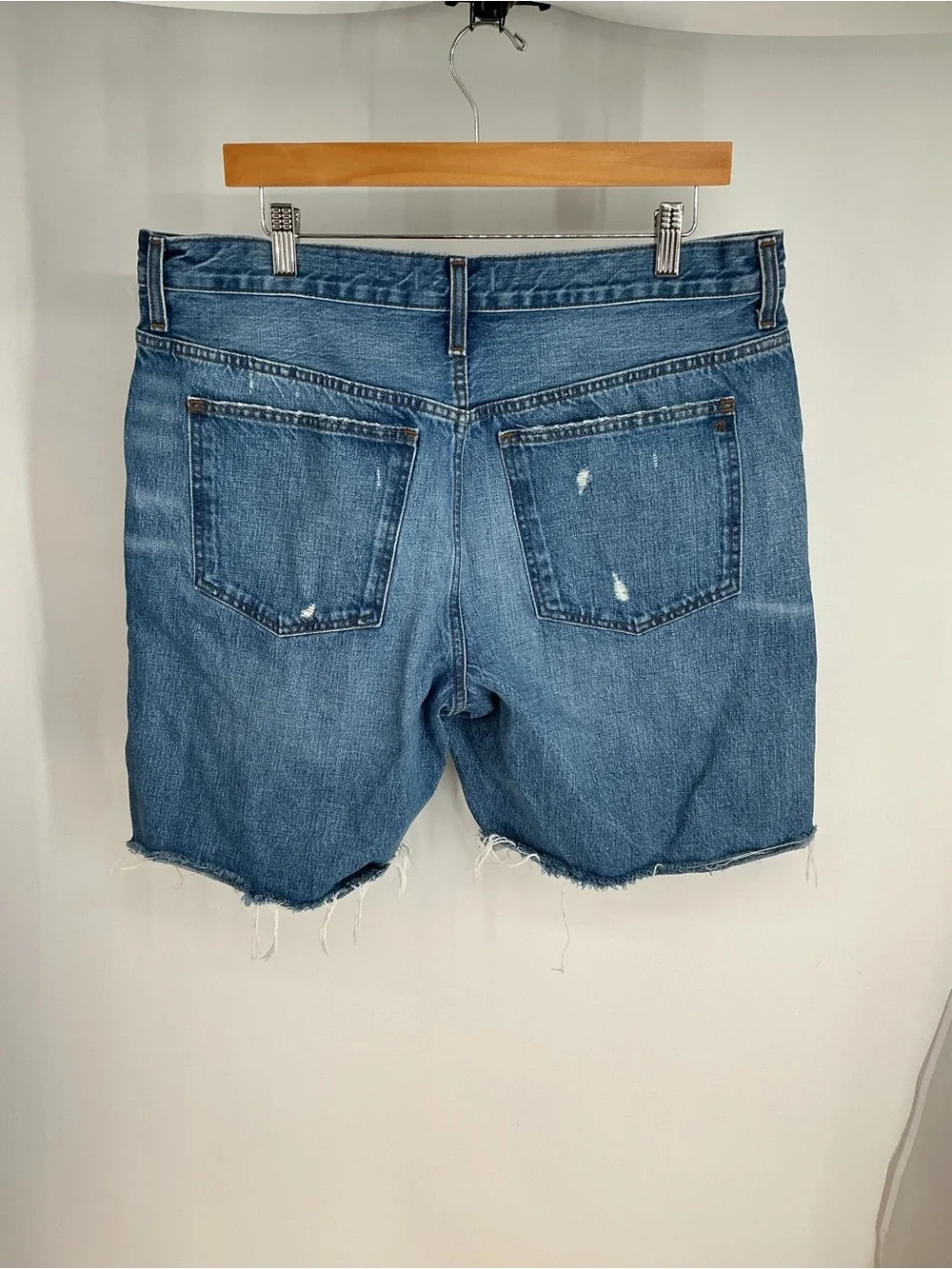 Madewell Cutoff Long Denim Shorts in Medium Blue Size 31